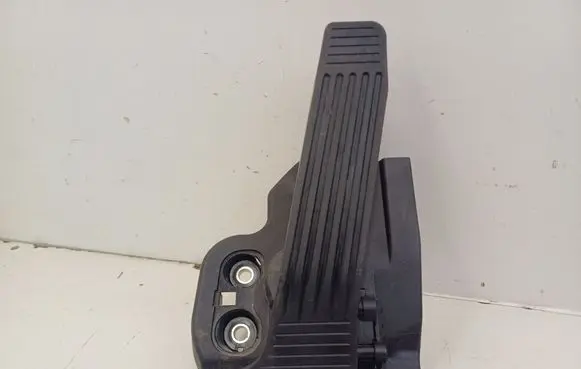 Lexus RX 450H Accelerator throttle pedal 7811048130