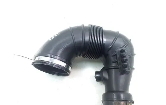 Mercedes-Benz CLS C218 X218 Air intake hose/pipe A6510900337