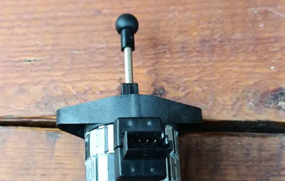 Headlight level adjustment motor