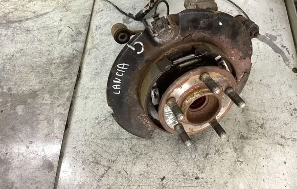 Lancia Thema Rear wheel hub
