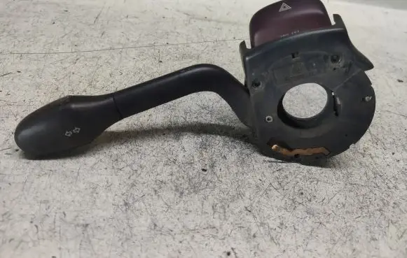 Volkswagen PASSAT B4 Indicator stalk