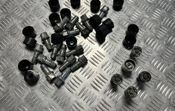 Volkswagen T-Roc Anti-theft wheel nuts and lock VW22860