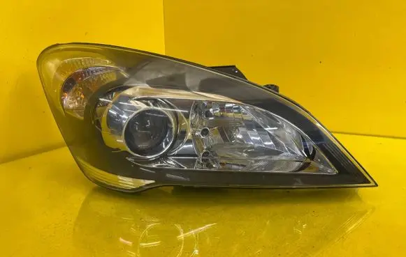 KIA Ceed Headlight/headlamp 92102-1H500