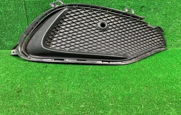Mercedes-Benz A W176 Front bumper lower grill A1768852800