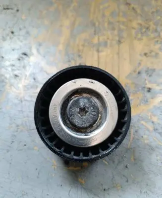 Mercedes-Benz E W212 Belt tensioner pulley A6512000370