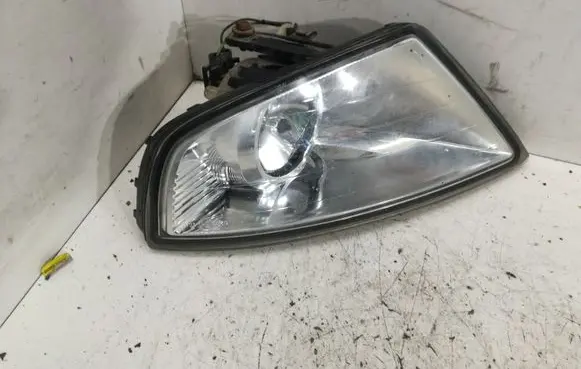 Ford Mondeo Mk III Front fog light 3S7115K205AE