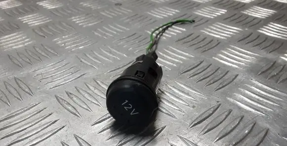 Nissan Qashqai 12 V Socket (rear) 