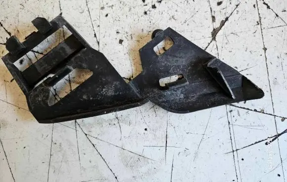 Volvo C30 Headlight/headlamp mounting bracket 30678261