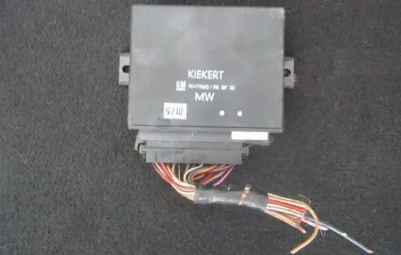 Opel Omega B1 Other control units/modules 90493865 pagf30