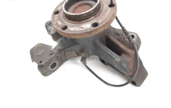 Mercedes-Benz Sprinter W906 Front wheel hub 046H