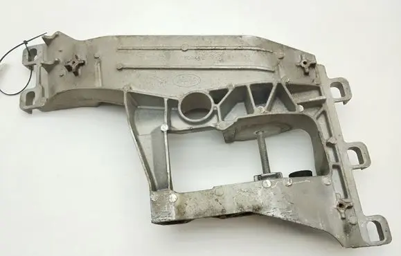 Jaguar F-Pace Gearbox mounting bracket HK736A026DD HK735060DC