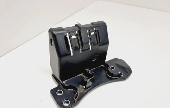 Peugeot 308 Other engine bay part 9805235980