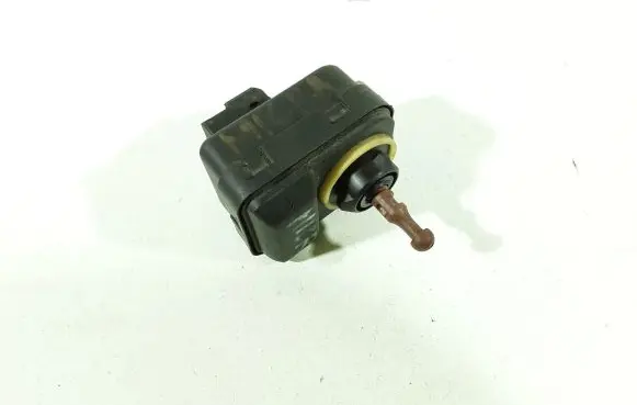 Headlight level adjustment motor