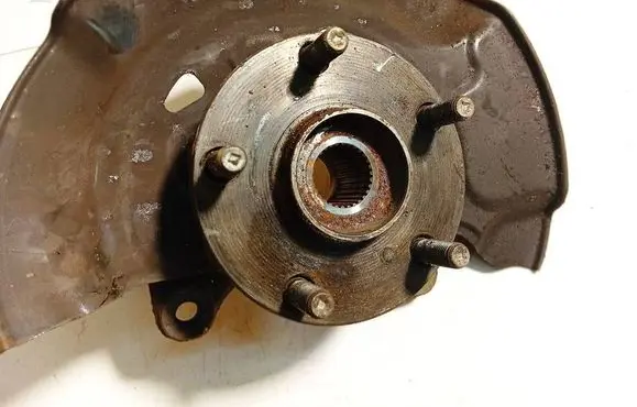 Toyota Avensis T270 Front wheel hub 