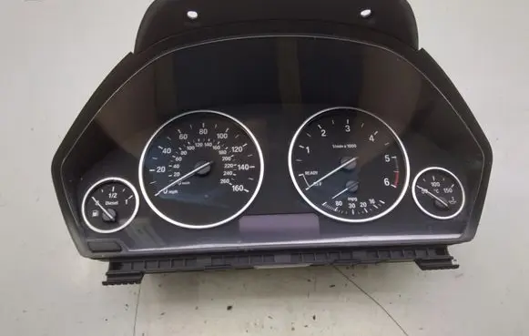 BMW 3 F30 F35 F31 Speedometer (instrument cluster) 62109287481 17649411