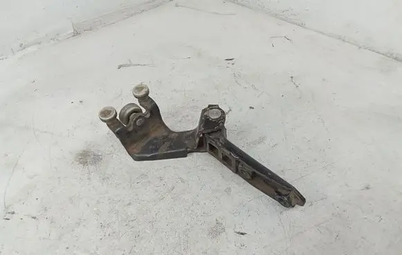 Volkswagen Transporter - Caravelle T5 Sliding door middle roller runner 7H0843336B