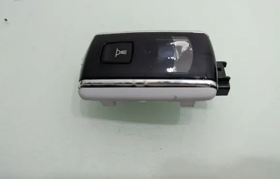 Peugeot 508 Rear seat light 8956400