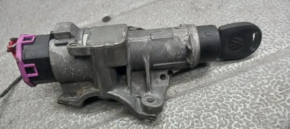 Volkswagen Polo Ignition lock