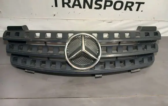 Mercedes-Benz ML W164 Front bumper upper radiator grill A1648880241