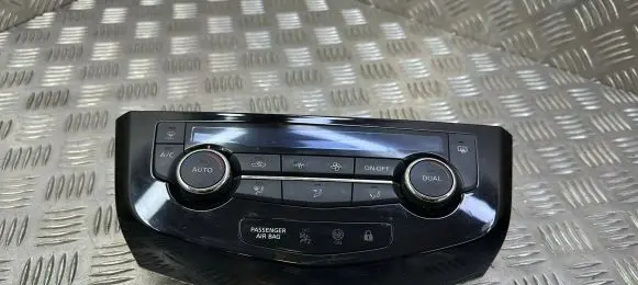 Nissan Qashqai Climate control unit 275004EA0A 3029T907770