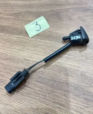 BMW 5 E60 E61 Windshield washer spray nozzle 7132969