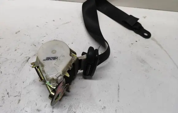 Ford Focus Front seatbelt 33032388G 060705