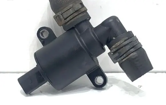 Audi A4 S4 B8 8K Oil filter mounting bracket 4H0121671D
