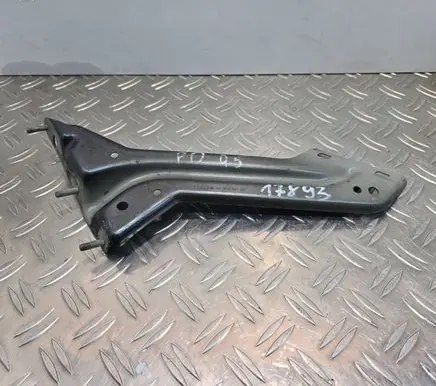 Audi Q5 SQ5 Fender mounting bracket 8R0821136