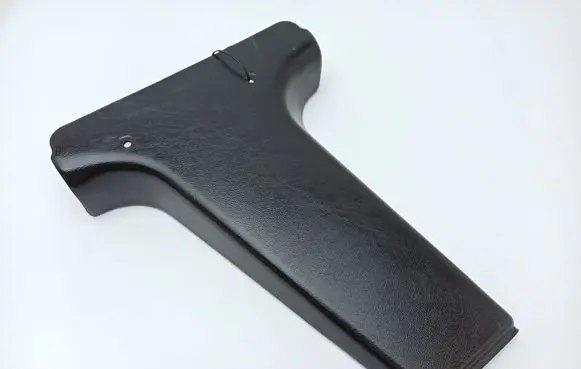 (B) pillar trim (bottom)