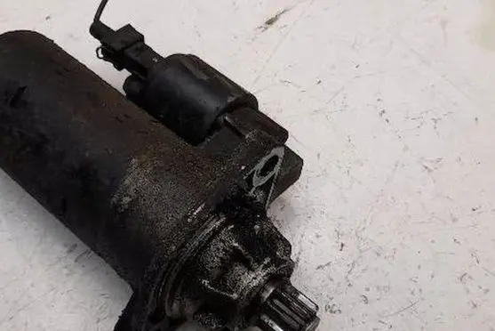 Volkswagen Bora Starter motor BOSCH0001125018