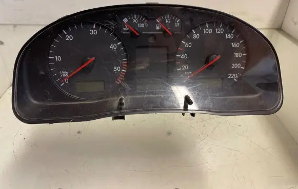 Volkswagen PASSAT B5 Speedometer (instrument cluster) 3B0919861K 110008793022