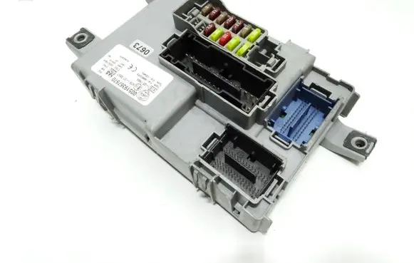 Lancia Ypsilon Fuse module 00519367970 28361658 97RI010651