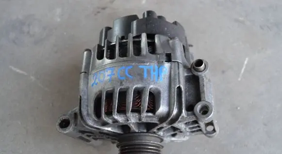 Citroen C4 I Generator/alternator 7576513 2605106A 208035755