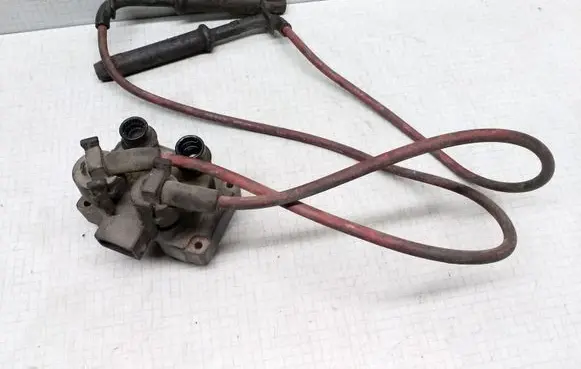 Ford Escort High voltage ignition coil 88SF12029A2A