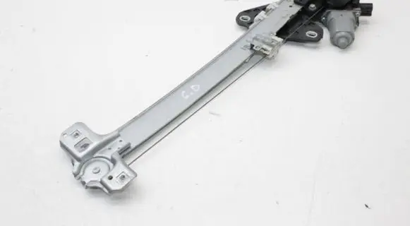 Honda CR-V Rear window lifting mechanism without motor