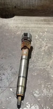 KIA Ceed Fuel injector 338002A400