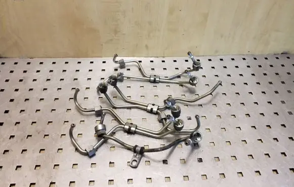 Volvo XC60 Fuel line pipe