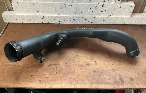 Intercooler hose/pipe