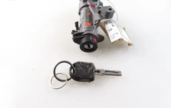 Volkswagen Polo IV 9N3 Ignition lock 4B0905851C