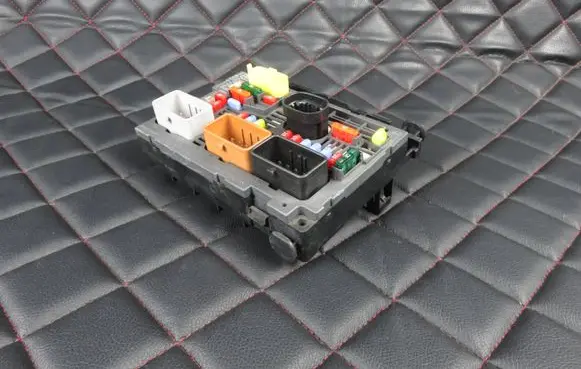 Peugeot 3008 I Fuse box set 9675877980