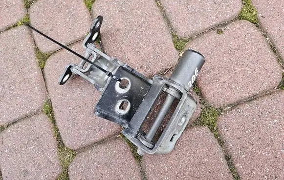 Renault Zoe Front door lower hinge OPELCZESCI.com-E12