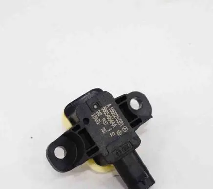 Mercedes-Benz GLA W156 Airbag deployment crash/impact sensor A1668210351