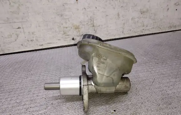 Audi A8 S8 D2 4D Master brake cylinder 4D0611301E