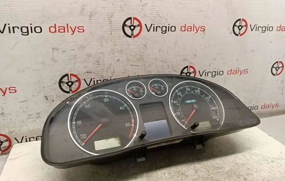 Volkswagen PASSAT B5.5 Speedometer (instrument cluster) 3B0920925A VWZ7Z0T3202813 08110122349