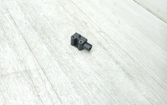 BMW X3 E83 Airbag deployment crash/impact sensor 3414122 010429