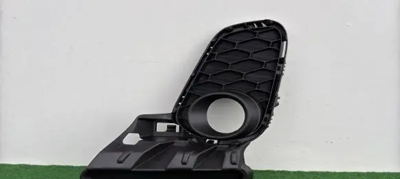 Mazda 3 II Front bumper lower grill BGV4-0C21
