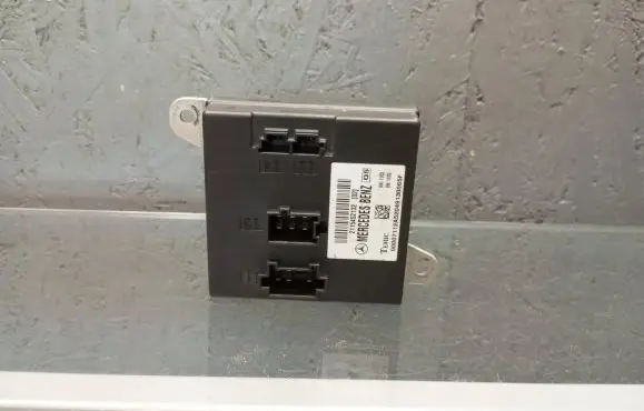 Mercedes-Benz E W211 Comfort/convenience module 2115452132