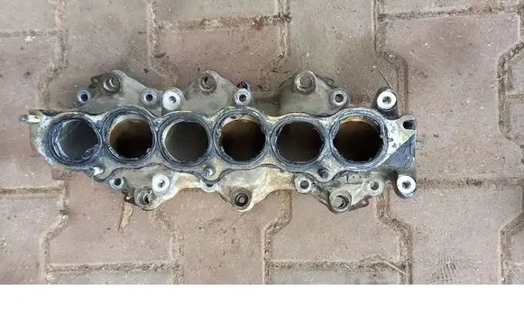 Nissan Quest Intake manifold 