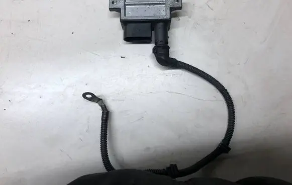 BMW 5 F10 F11 Glow plug pre-heat relay 2502194