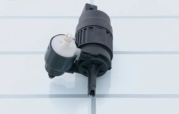 Renault Clio II Windscreen/windshield washer pump 7700430702